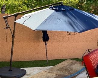 Treasure Garden Obravia Cantilever Umbrella AG19