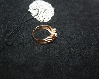 other view of 14K gold/diamond ring