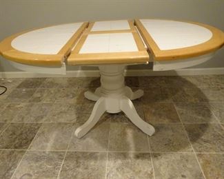 Extendable table