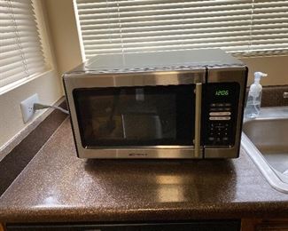 2 Year old Microwave great condition 
