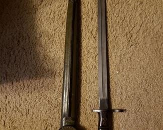 WW1 US Remingtonton model 1917 Rifle Sword Bayonet and leather scabbard