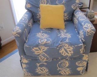 PAIR OF CHAIRS