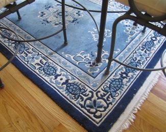 AREA RUG