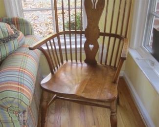 STICKLEY CHAIR SOME DAMAGE ON LEG