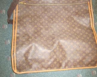 LOUIE VUITTON GARMENT BAG