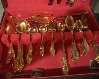 GOLD TONE FLATWARE