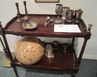 TABLE AND DECOR