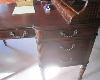 DETAIL OF DESK