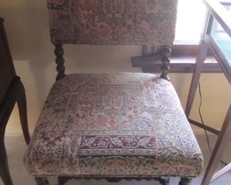 4 CHAIRS