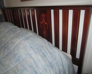 KINGSIZE BED