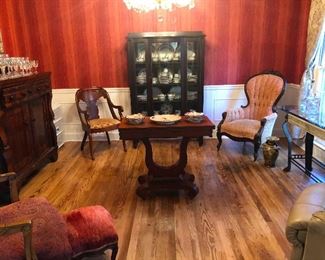 check out that wallpaper! (probably not for sale, though)