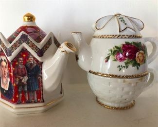 Lookit these cute teapots. you need these