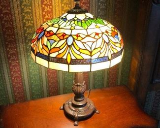 Faux Tiffany lamps lights up at the sight of you! You must take it home now