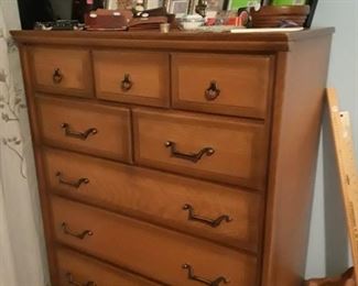Dresser in excellent shape!