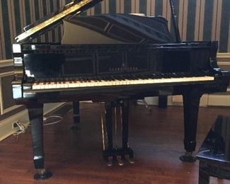 YOUNG CHANG G-157 (5'2")  POLISHED EBONY BABY GRAND PIANO