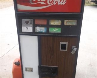 VINTAGE coke machine WORKING