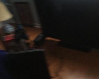 Large LG flat screen tv will be sold.  There are several other smaller flat screens.  Sorry...poor photo