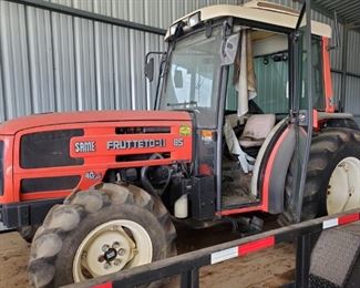 SAME FRUTTETO II 85 ORCHARD TRACTOR (RUNNING GREAT)....$6000 or BEST OFFER....CEILING LINING IN CAB CAME LOOSE AND IS HANGING