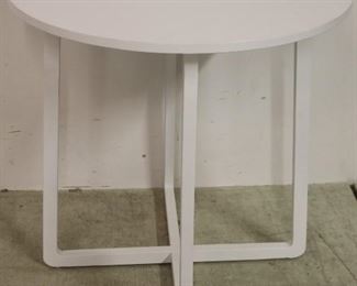 Accents Beyond white table