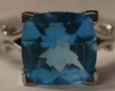 14K Blue Topaz ring SZ 9