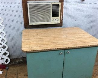 Work shop table on wheels!