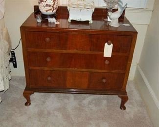 Three-drawer mahogany English chest