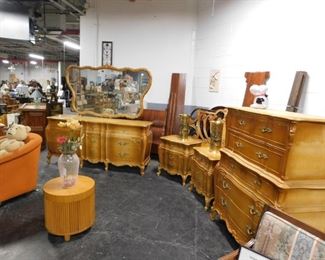Union Furniture Mid Century 6 pc. caramel stain bedroom set (Chest of drawers, dresser with mirror, 2 night stands & ling size headboard