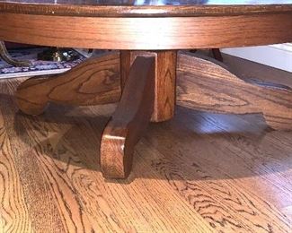 Beautiful large oak coffee table - Great condition
