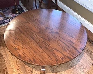 Beautiful large oak coffee table - Great condition