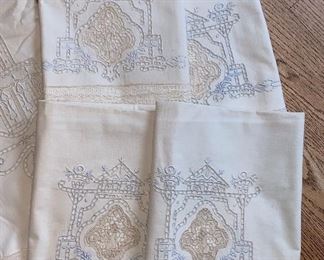 Handstiched Vintage linen - 4 matching pillow cases w/matching full size sheet 