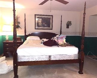 Bassett bedroom set - King 4 poster bed w/matching dresser and night stand