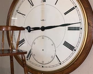 Very large 42" Howard Miller wall clock - Works 