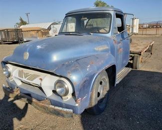 115: Ford F350 Flatbed Watch video.
Ford F-350 