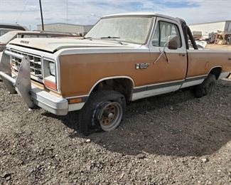 135: 1985 Dodge power ram 150 royal se
VIN: 1B7HW14T8FS634259

Currently on Non-Op, California title in hand. 
DMV fees: $37 and $70 doc fees 