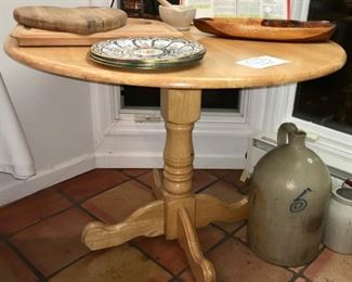 Solid wood round pedestal table, 40'D