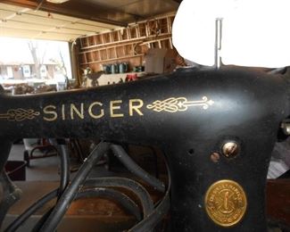Singer vintage machine