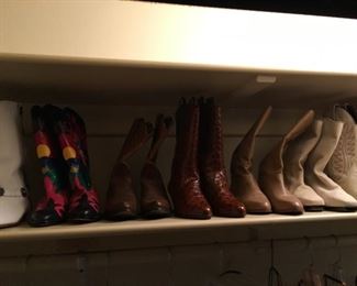 ...more women's boots.