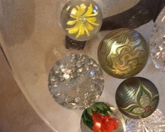 Paper weights