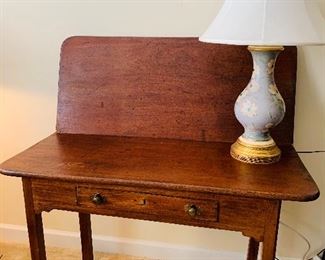 Folding/Turn Leg Table