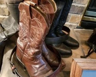 mens size 10 Tony Lamas and size 10 mens Laredo western boots, belts