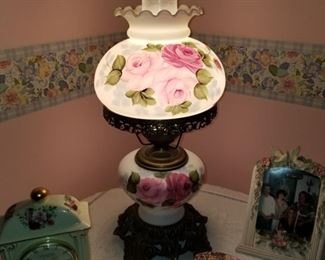 Hand Painted Rosed GWTW lamp Light