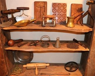 Rustic and country aesthetic kitchenware, house ware and accessories (utensils, pots & pans, molds, pins, baskets, candlesticks, fire plaques, etc.), significant collection of antique American and continental copper ware, antique quilts and textiles, 