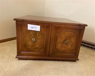 Solid Wood Heritage 28 Inch Square End Table