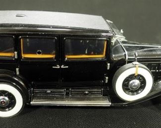 Franklin Mint 1930 V-16 452 Cadillac Imperial Sedan