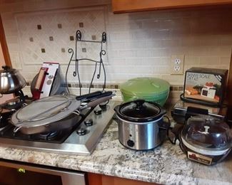 Crock-Pot kitchen utensils pots and pans