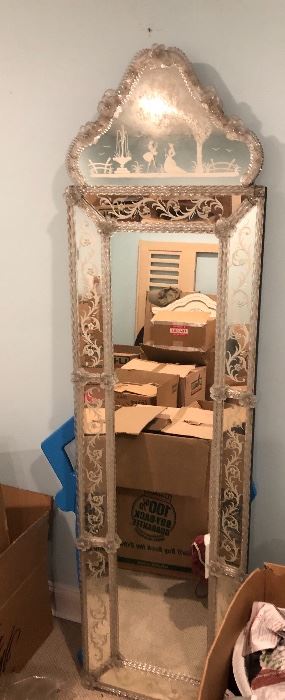 Figuratively etched Venetian mirror
