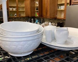 MARTHA STEWART CERAMIC BOWL SET 