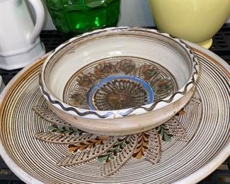 POTTERY BOWL AND PLATE SET 