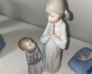 LLADRO TEACHING TO PRAY FIGURINE 