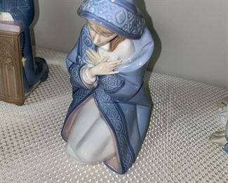 LLADRO NATIVITY  VIRGIN MARY FIGURINE #5477 